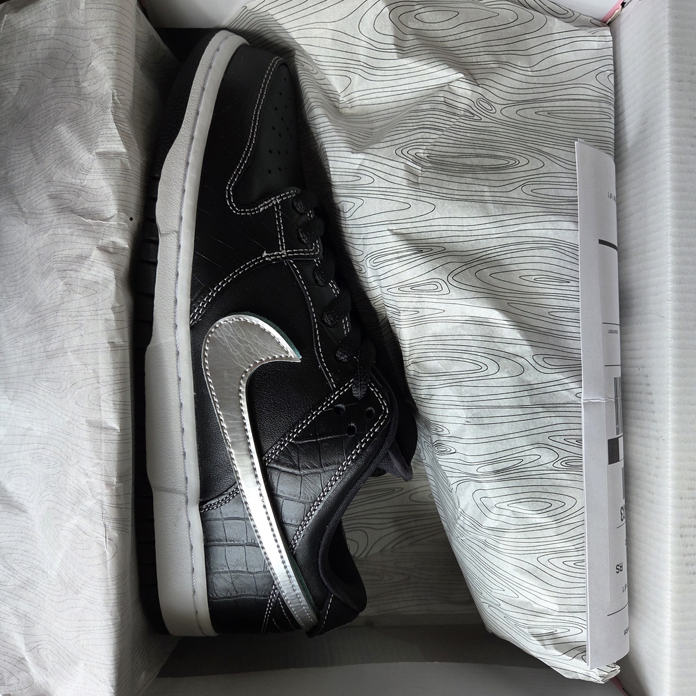 Nike SB TIFFANY Black and Silver Men's Sneakers